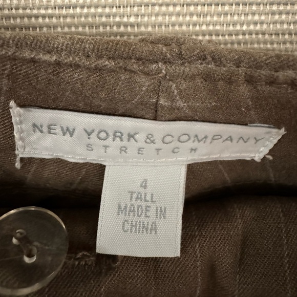 Women’s New York & Company matching brown pin strip suit. - Picture 4 of 4